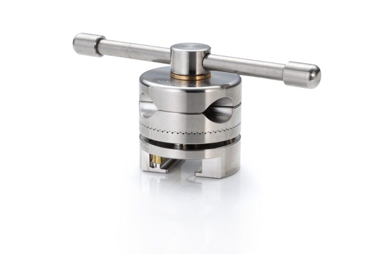 CAT2b-003-EuroRotaryClamp